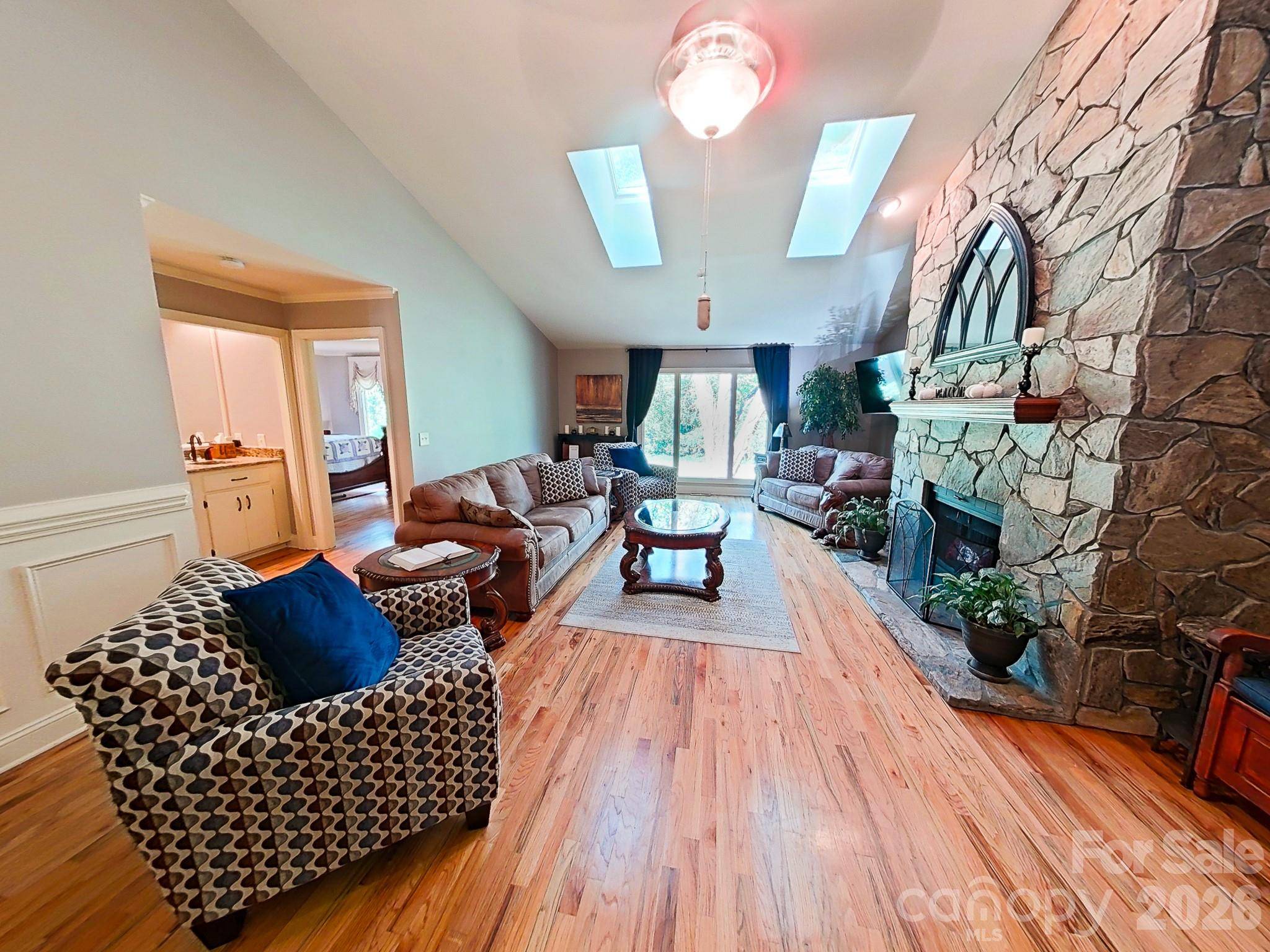 1004 Kenilworth CT NW, Concord, NC 28027
