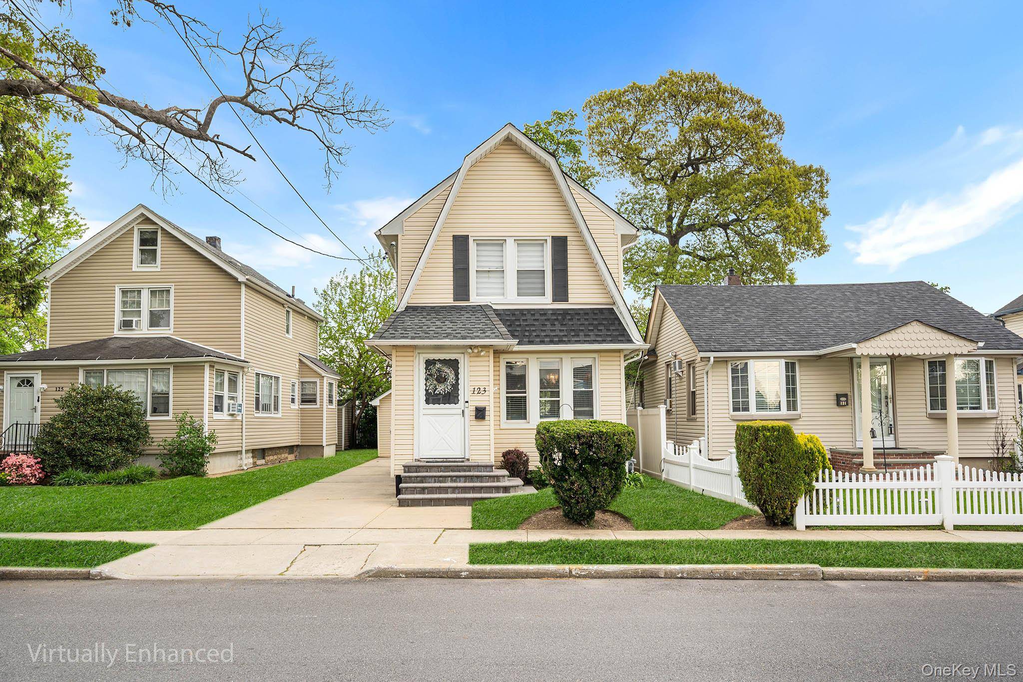 123 East AVE, Valley Stream, NY 11580