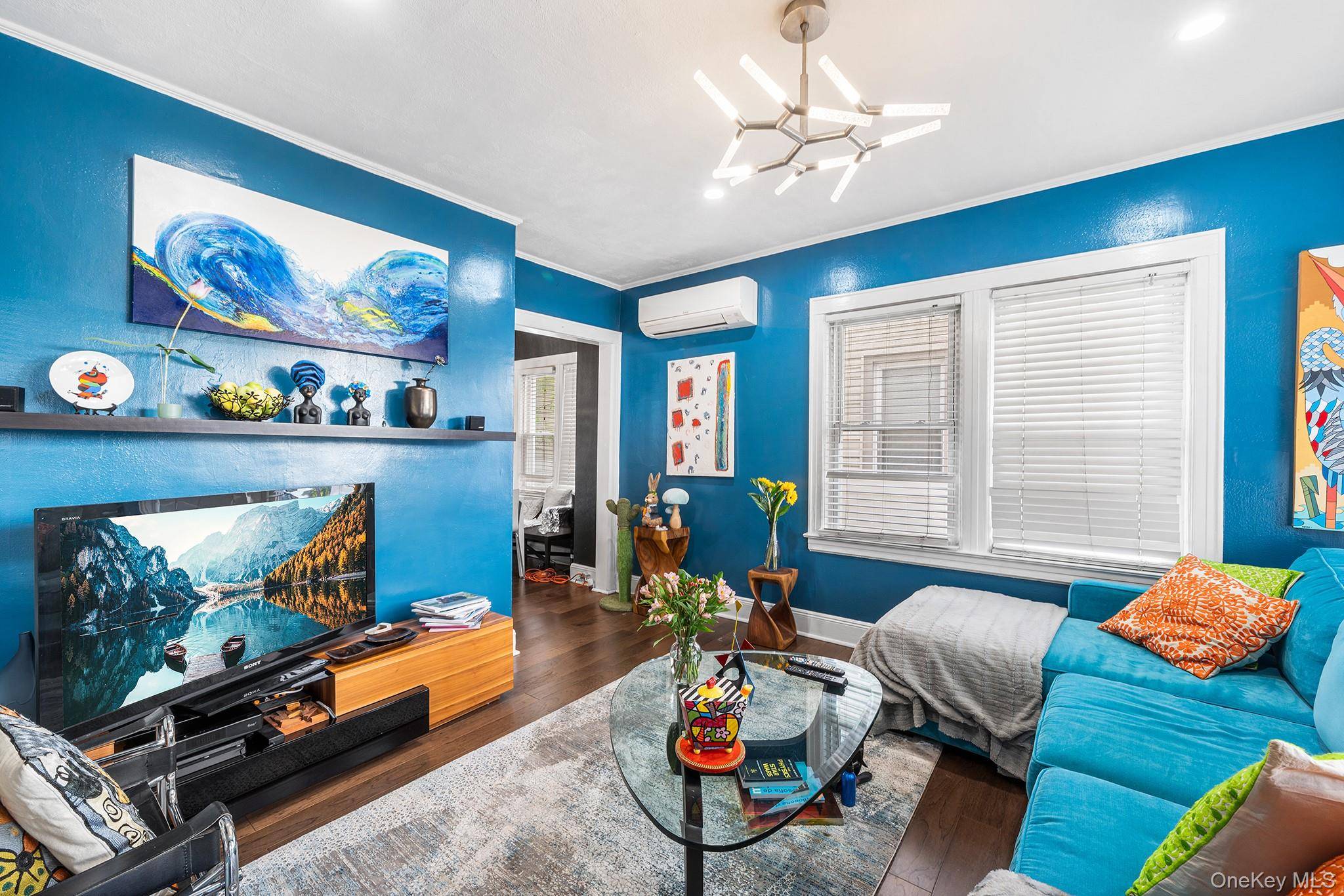 123 East AVE, Valley Stream, NY 11580