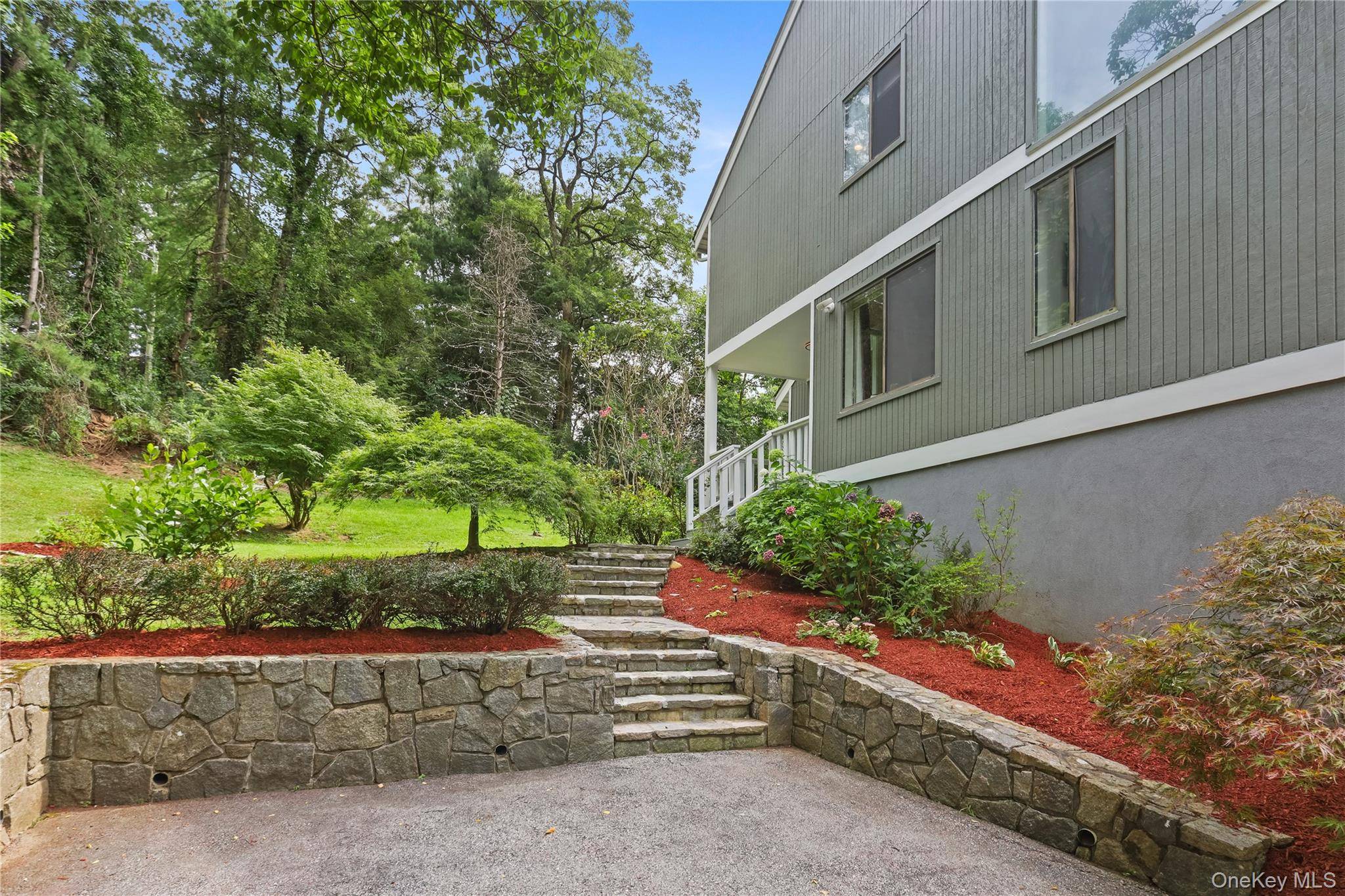 10 Deborah LN, Chappaqua, NY 10514