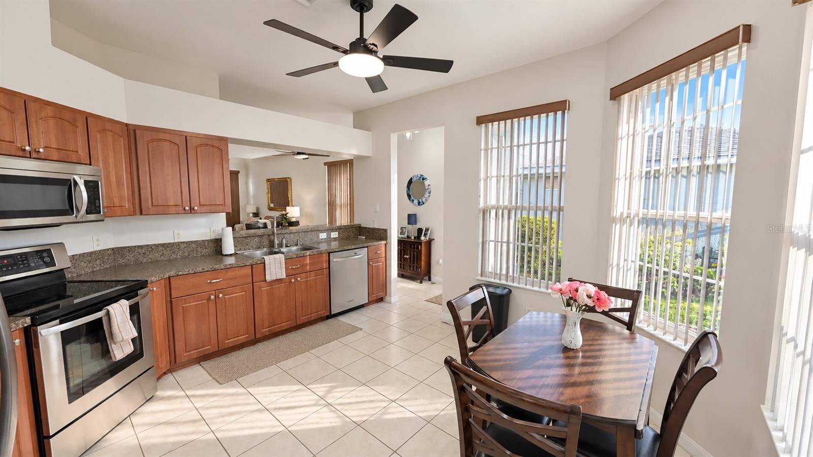 4925 PORTSMOUTH ST, Tavares, FL 32778