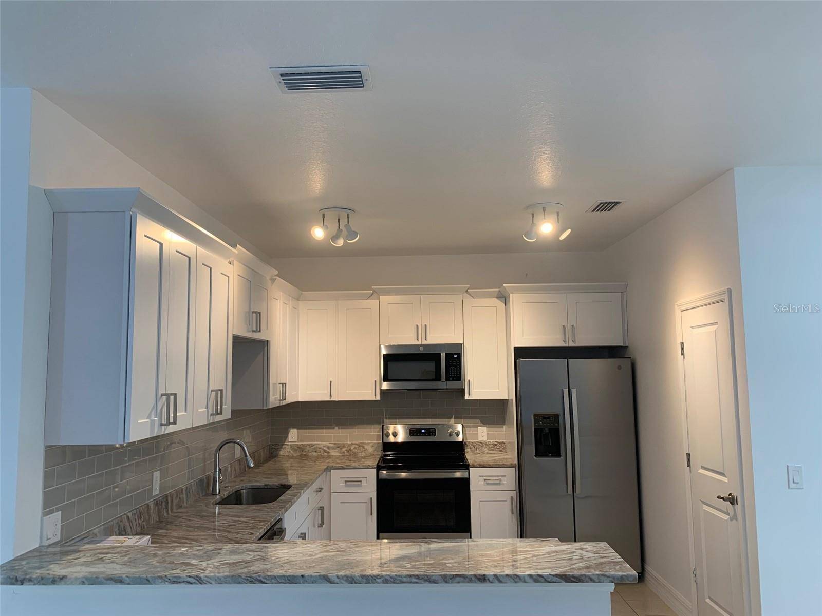 3111 SUN LAKE CT #A, Kissimmee, FL 34747