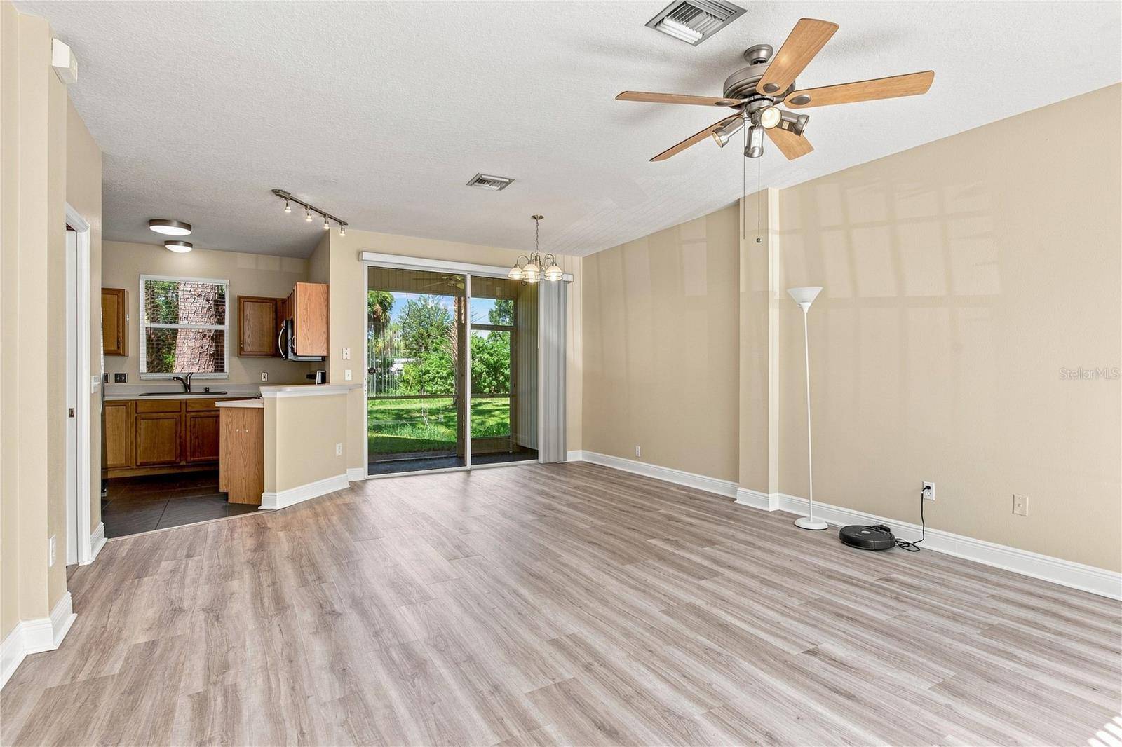 13710 FOREST LAKE DR, Largo, FL 33771