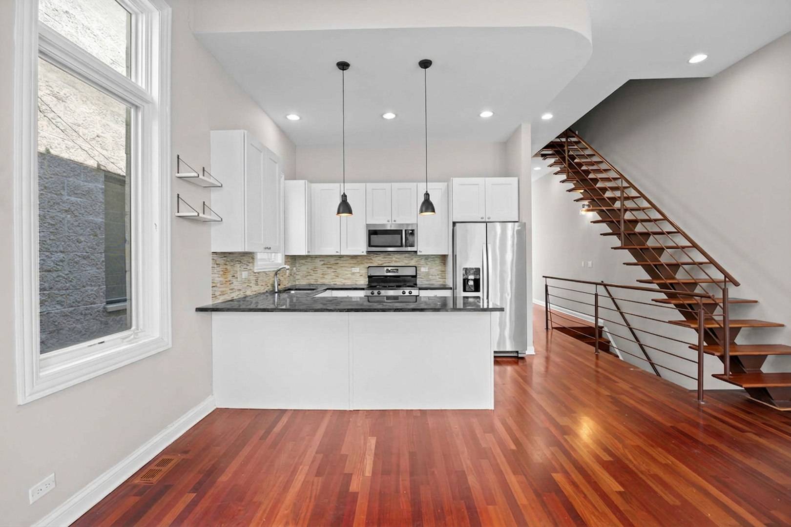 919 N Hermitage AVE #3, Chicago, IL 60622