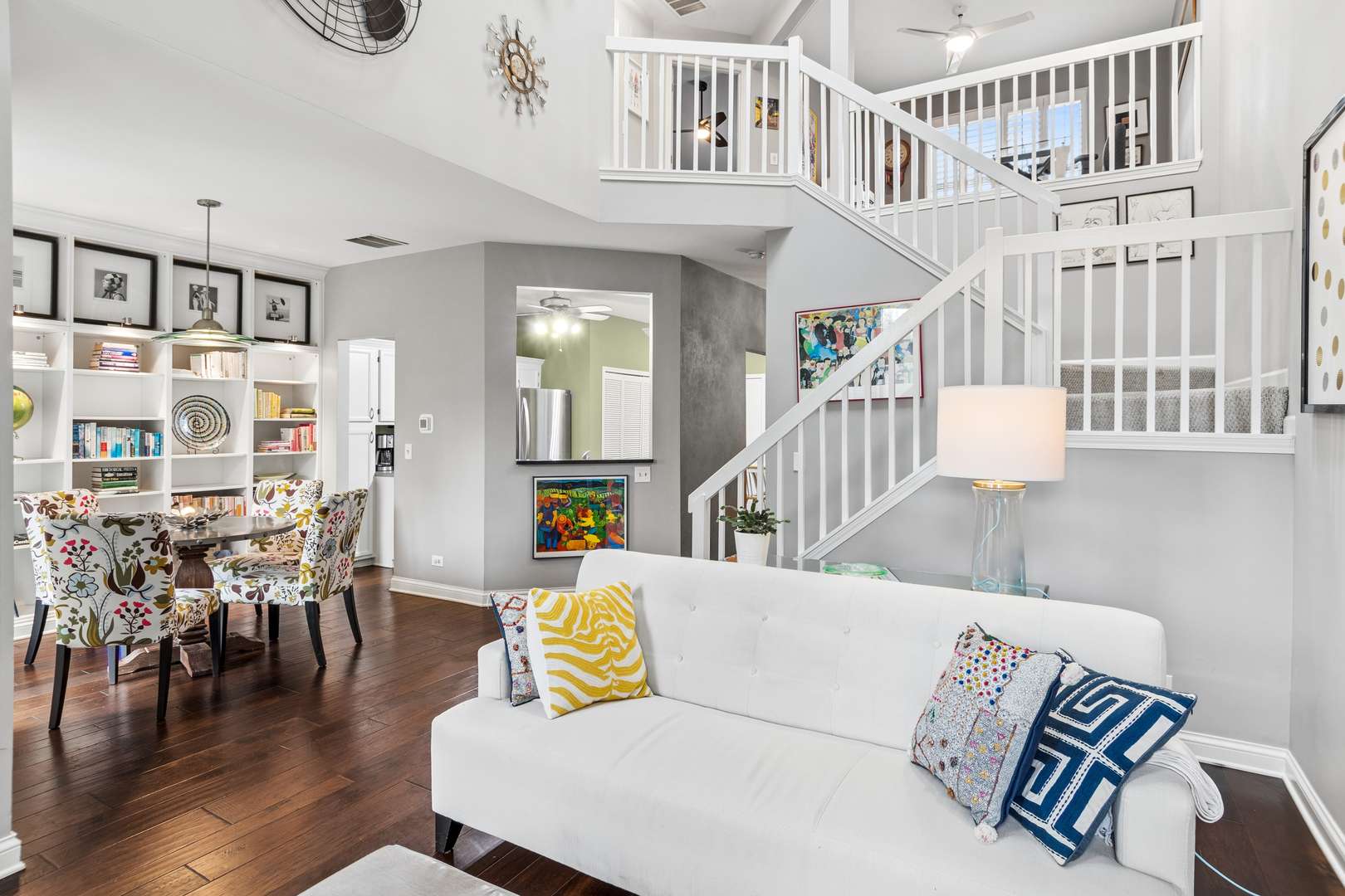 1211 Rhodes LN, Naperville, IL 60540