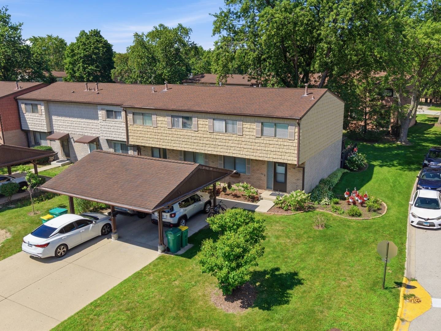 490 Tahoe Circle DR, Wheeling, IL 60090
