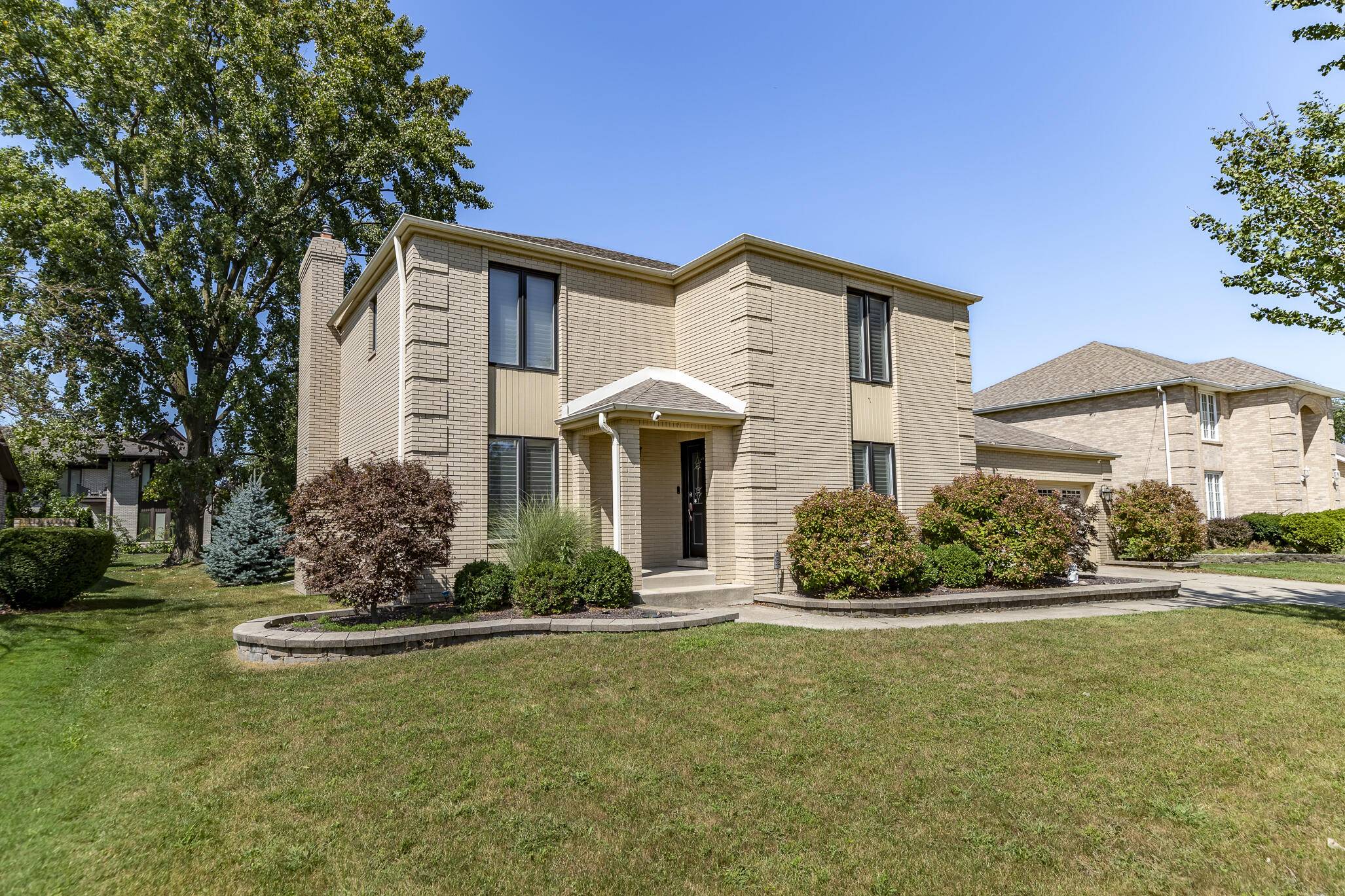 9832 Twin Creek BLVD, Munster, IN 46321