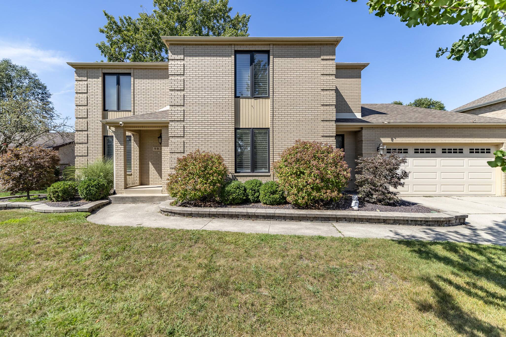 9832 Twin Creek BLVD, Munster, IN 46321
