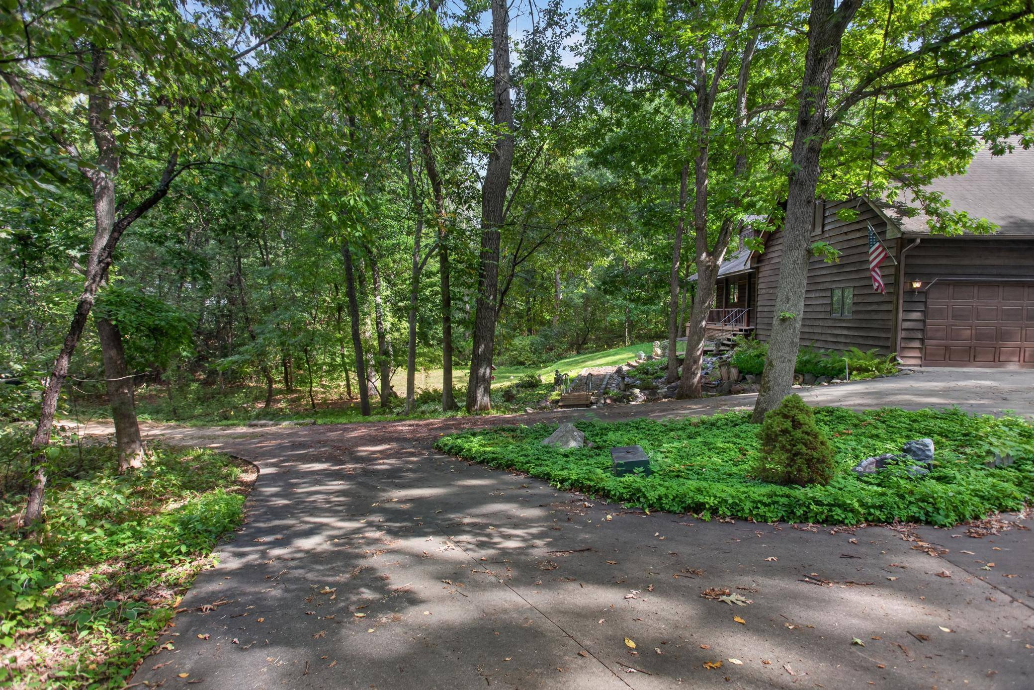 1580 110th CT W, Inver Grove Heights, MN 55077