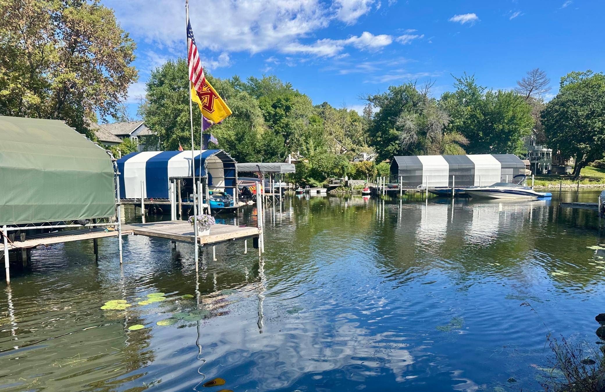 20 Willow Wood DR, Excelsior, MN 55331