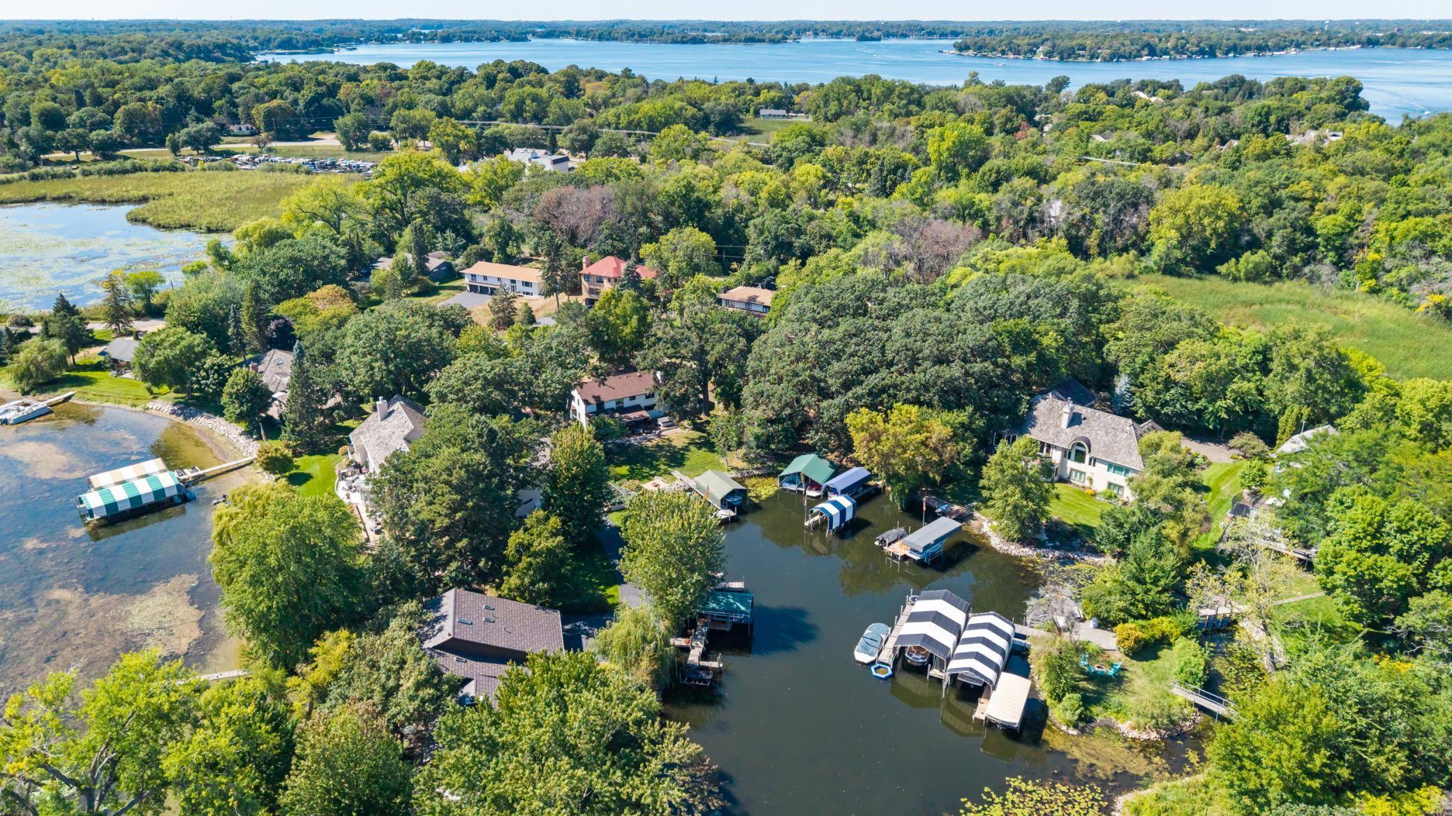 20 Willow Wood DR, Excelsior, MN 55331