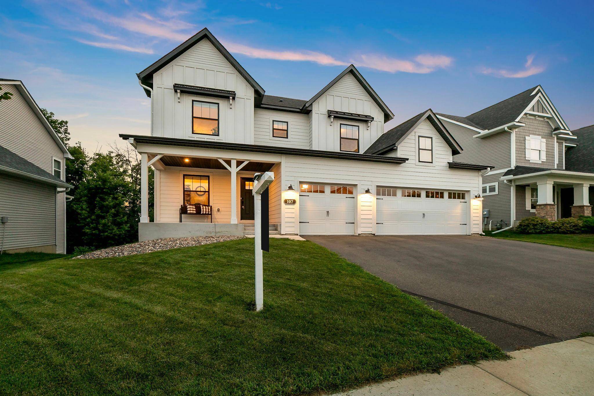 107 Maple TER, Waconia, MN 55387