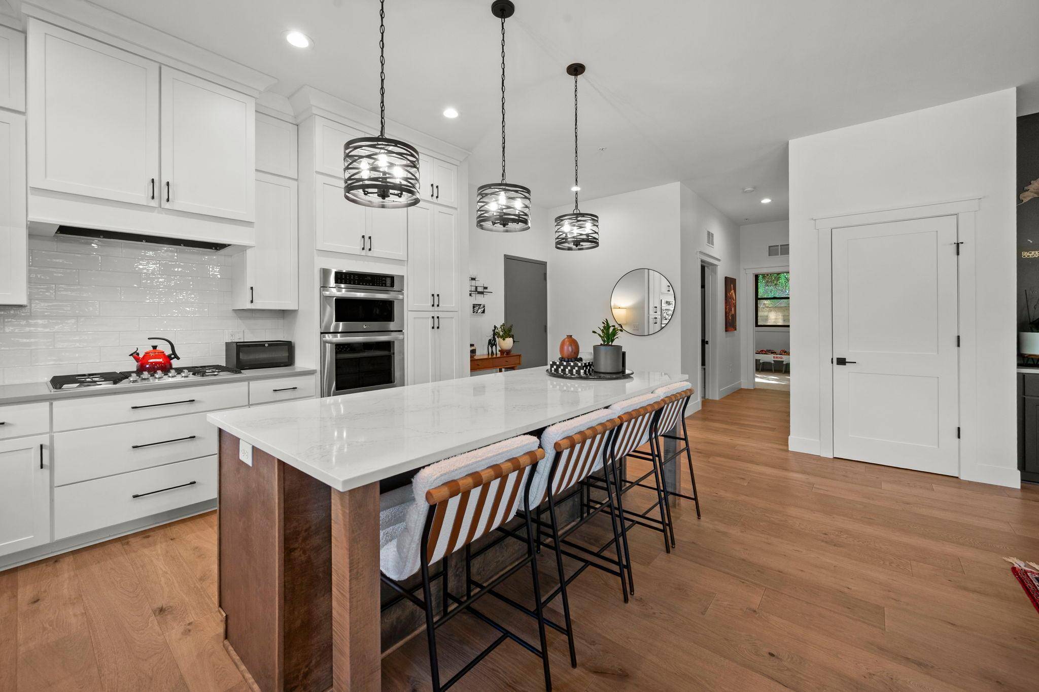 5734 Shady Oak RD #11, Minnetonka, MN 55343