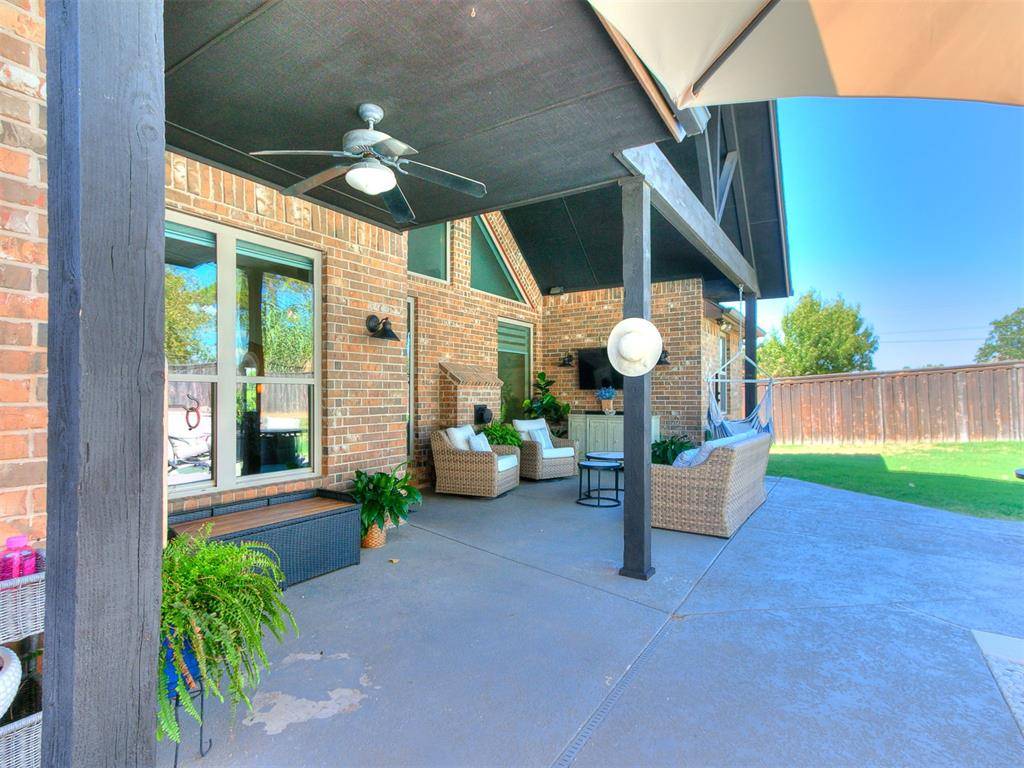 2612 Cheval Pointe DR, Edmond, OK 73034