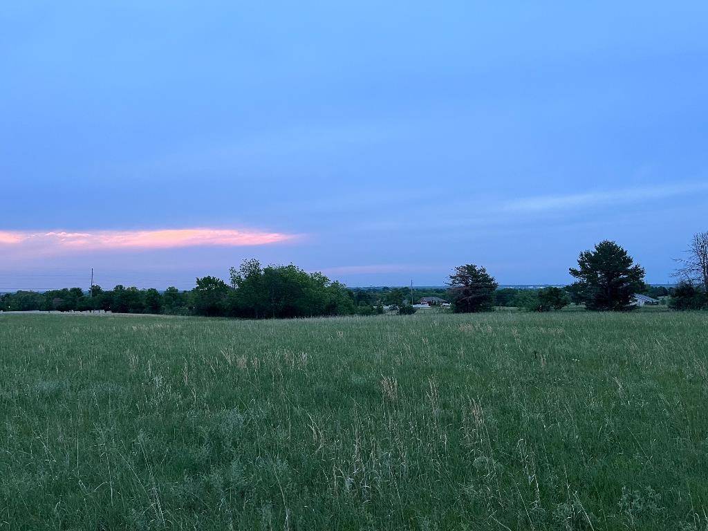 1407 W 33rd, Winfield, KS 67156