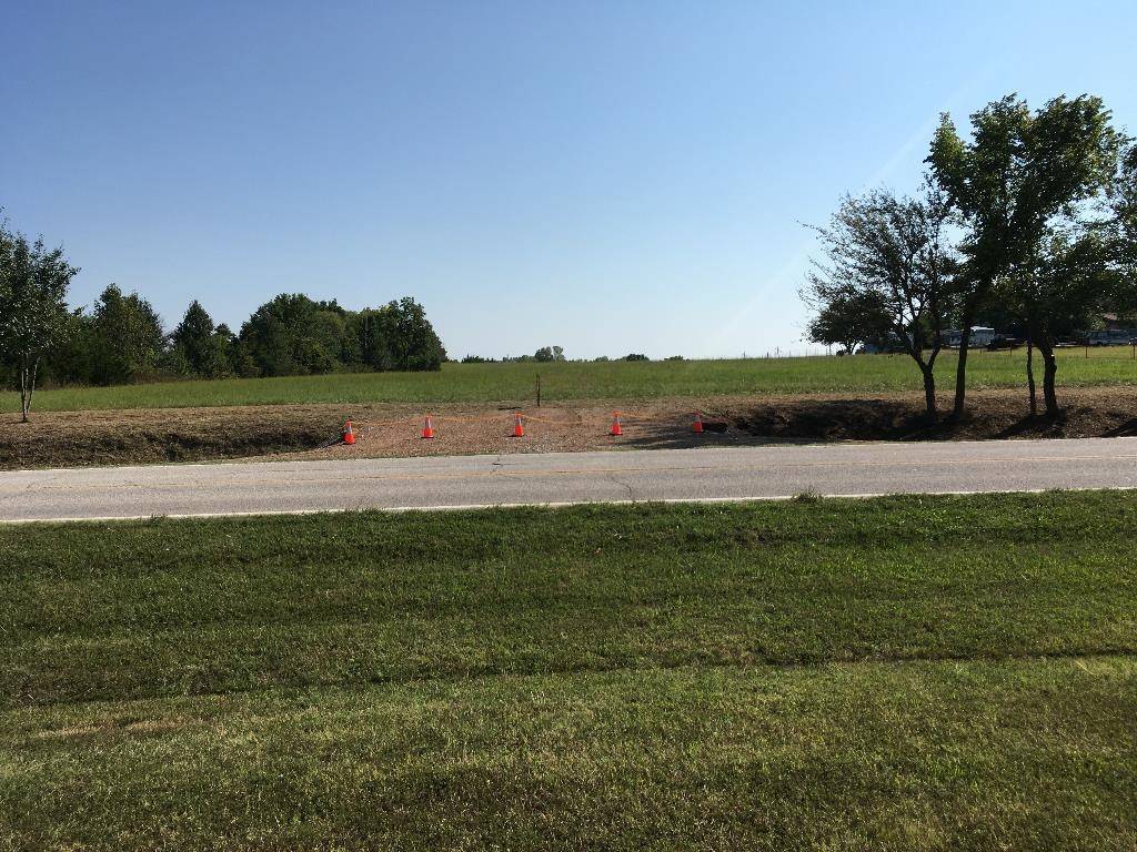 1407 W 33rd, Winfield, KS 67156