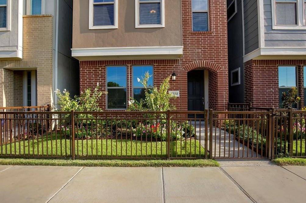 1140 Manacor Lane, Dallas, TX 75212