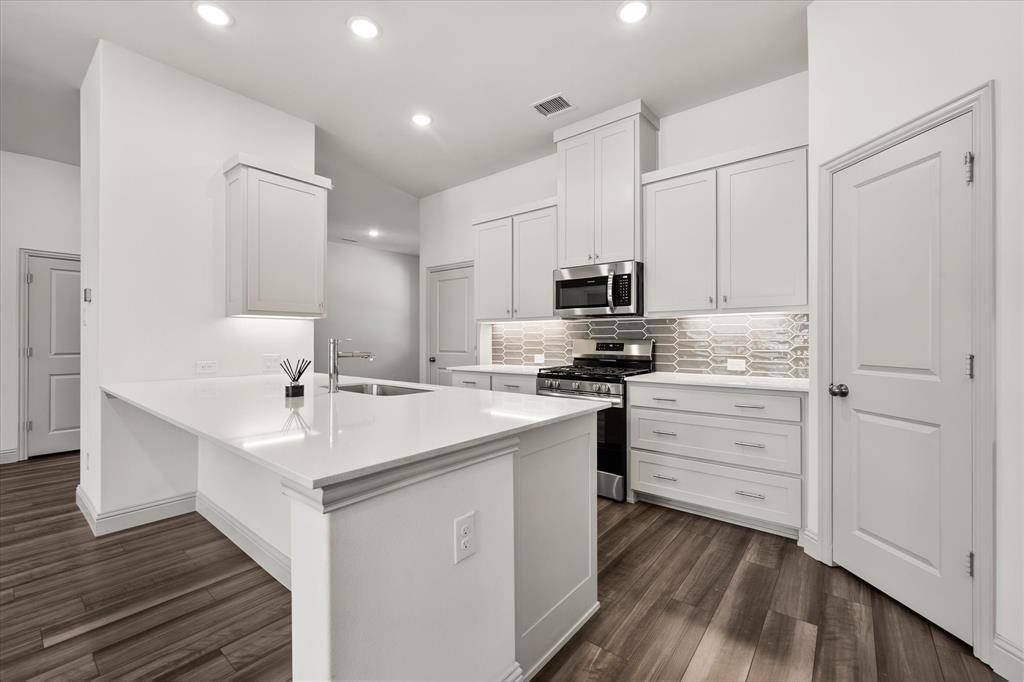 7119 Buchanan Drive, Grand Prairie, TX 75054