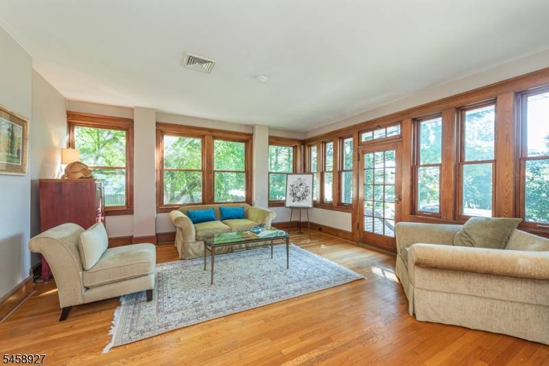 580 Wyckoff Ave, Mahwah Twp., NJ 07430