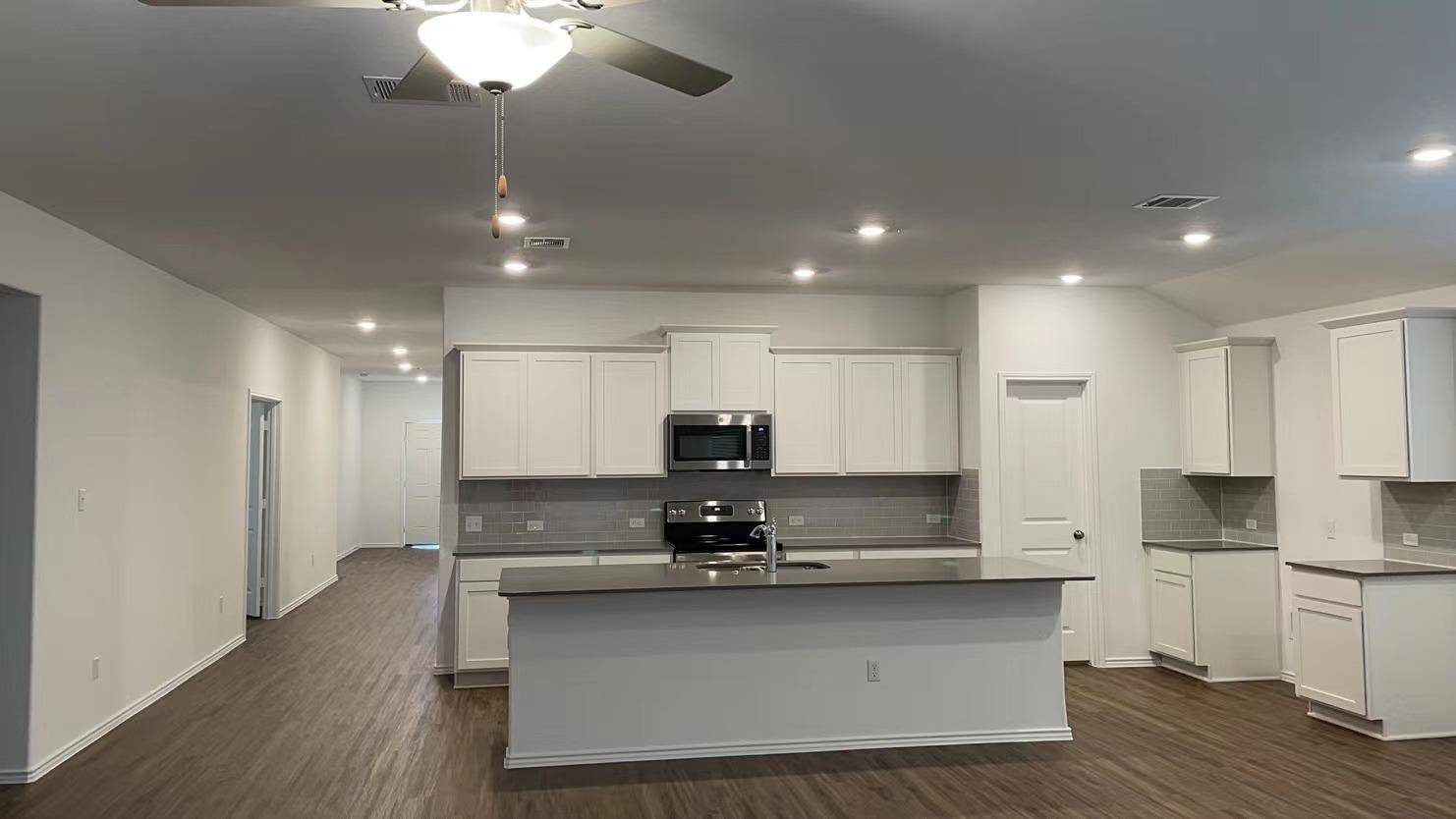 213 Chickasaw LN, Hutto, TX 78634