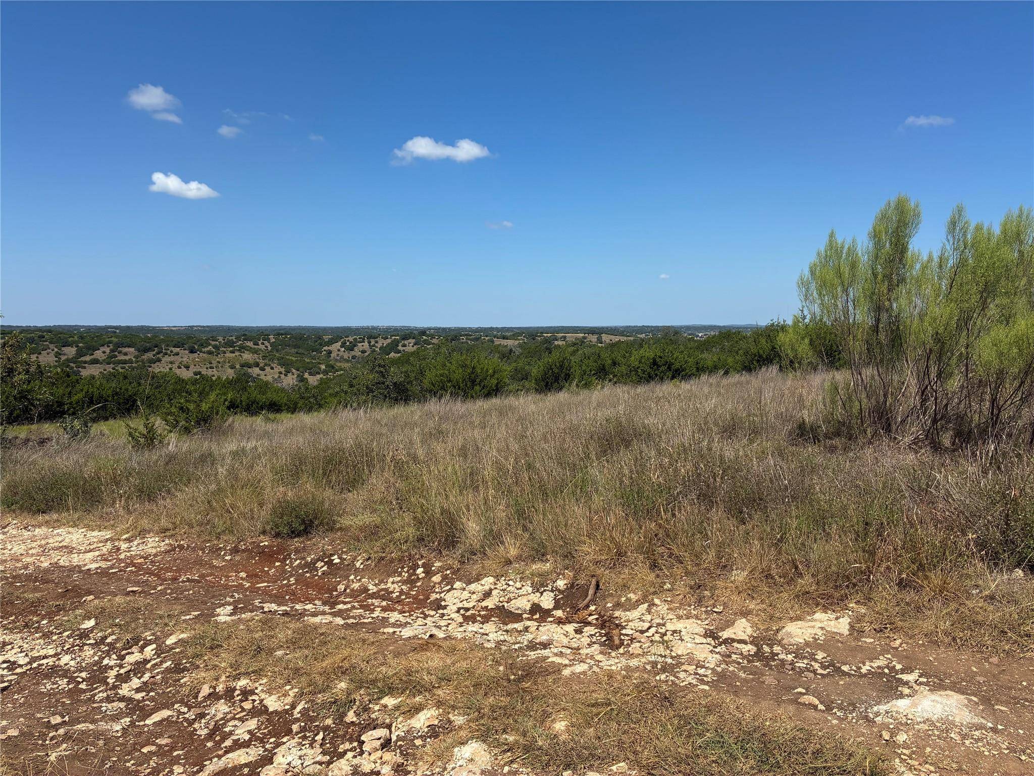 317 W Headwaters Ranch RD, Kendalia, TX 78027