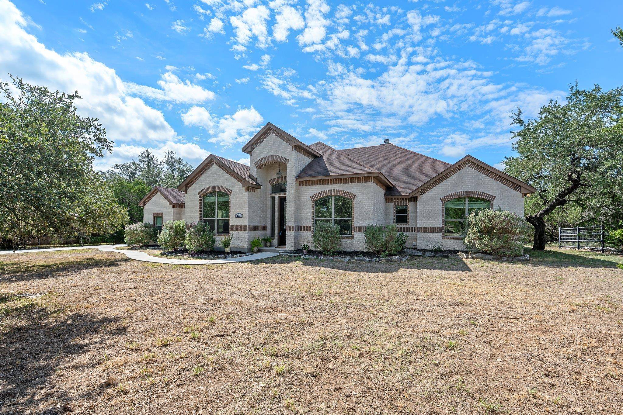833 Pinnacle PKWY, New Braunfels, TX 78132