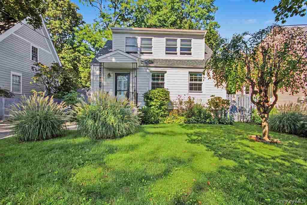 8 Curry RD, Hastings-on-hudson, NY 10706