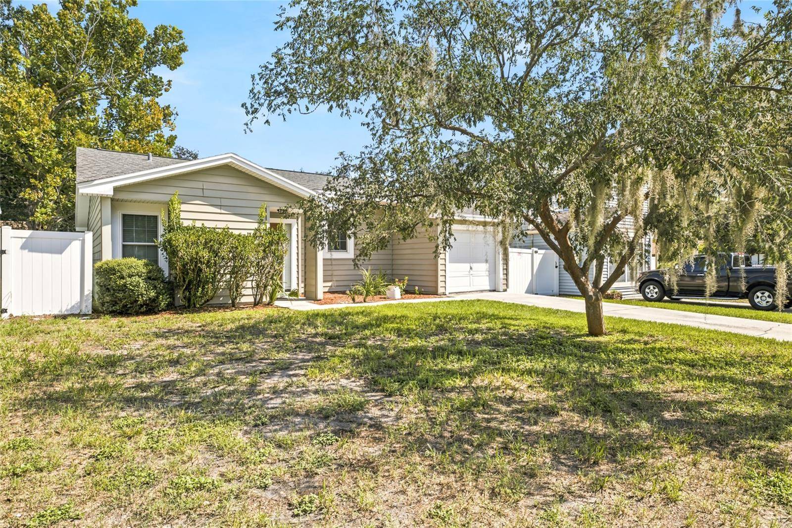 7714 GLADES CT, Temple Terrace, FL 33637