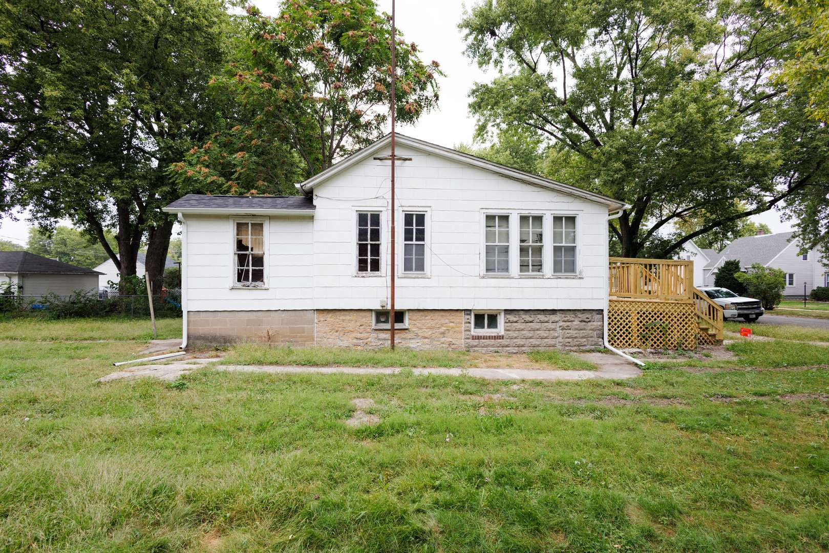 1065 S 4th AVE, Kankakee, IL 60901