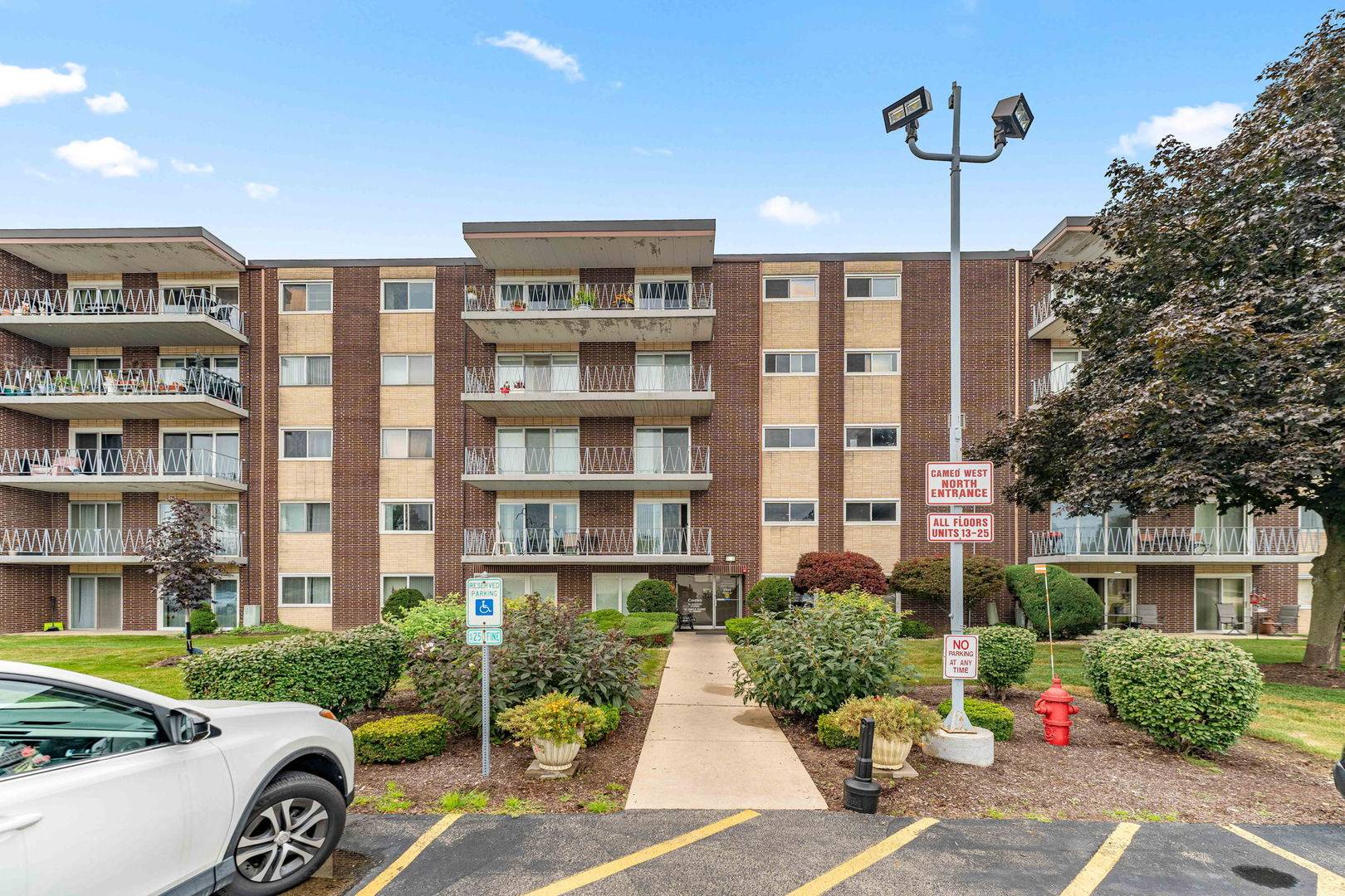 2900 Maple AVE #18A, Downers Grove, IL 60515