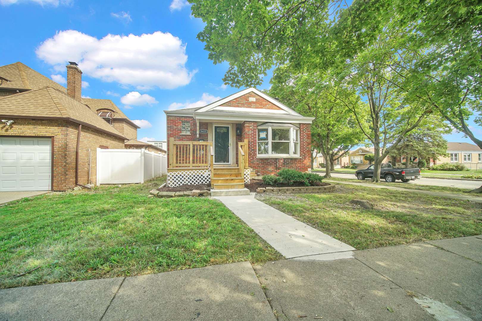 8425 S Homan AVE, Chicago, IL 60652