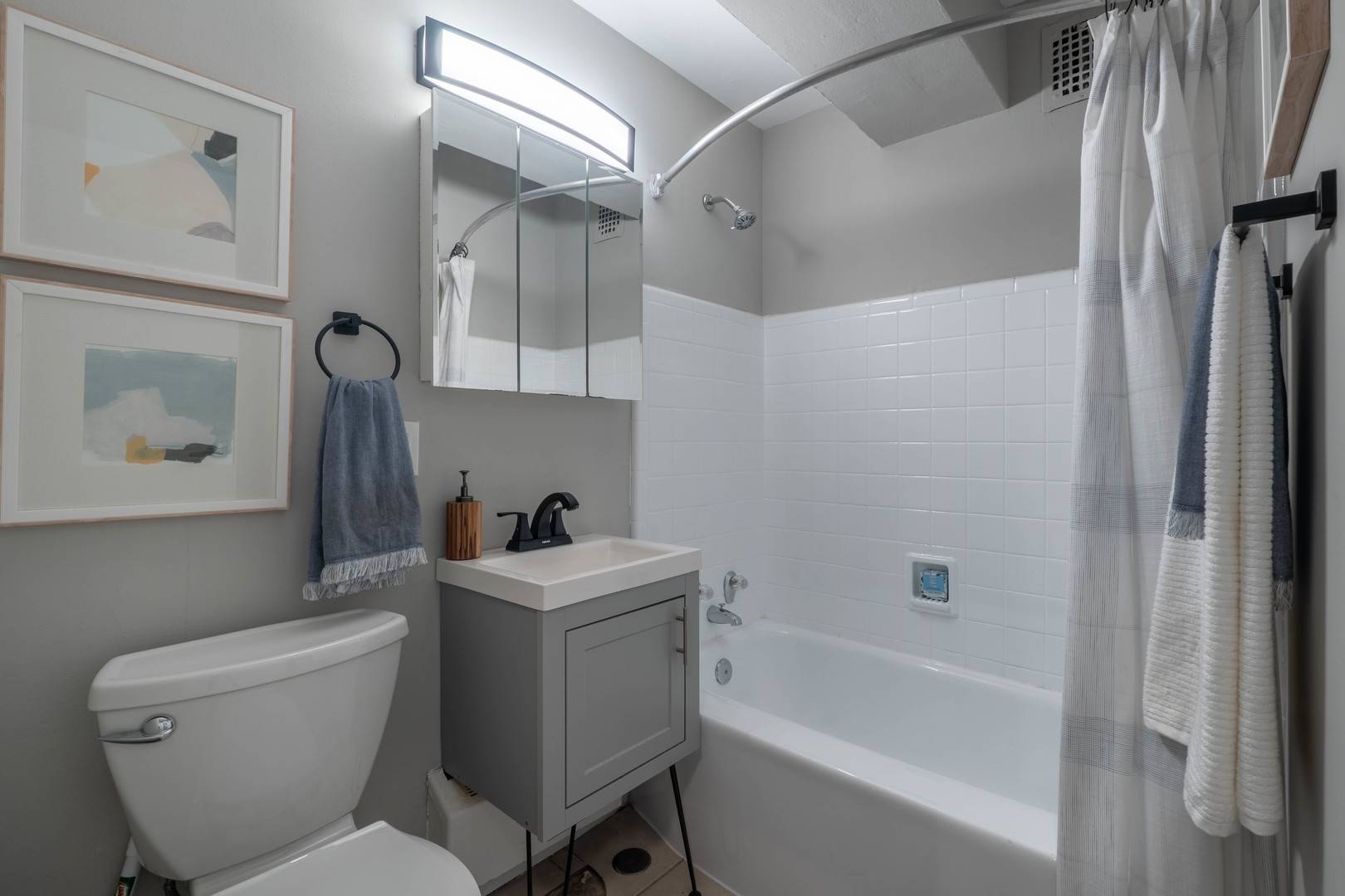 5815 N Sheridan RD #1013, Chicago, IL 60660