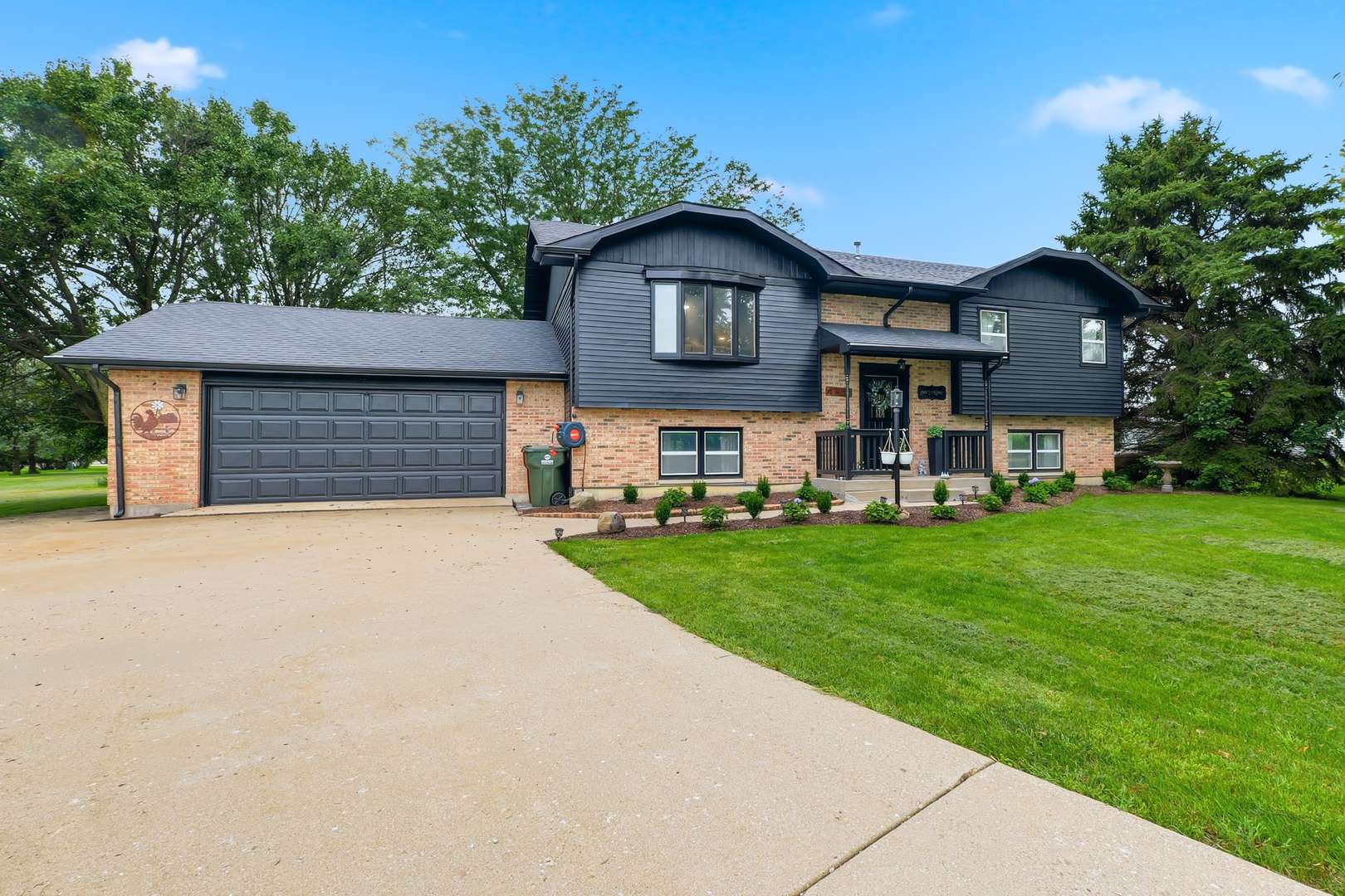 8065 Ashley RD, Morris, IL 60450