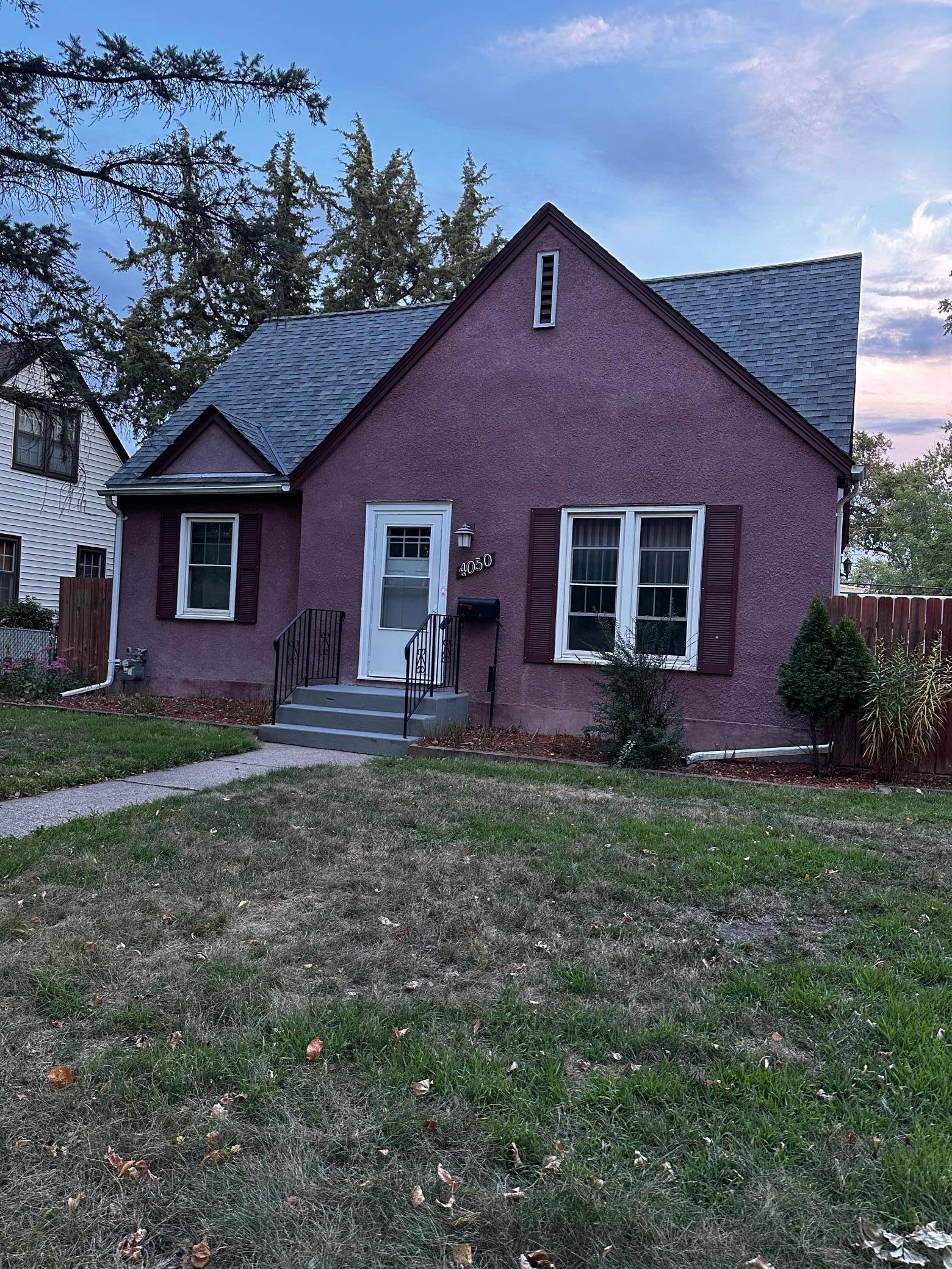4050 Regent AVE N, Robbinsdale, MN 55422
