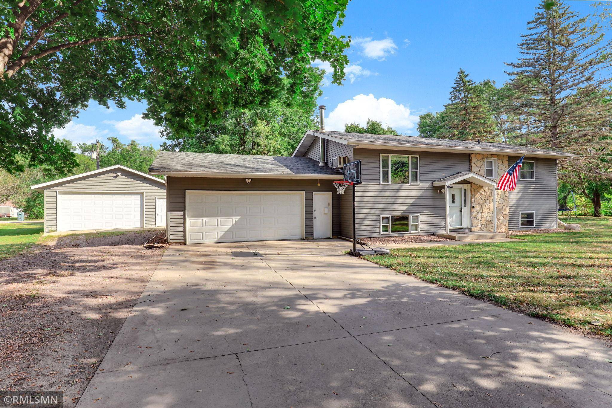 4934 Bluehill CIR, South Haven, MN 55382