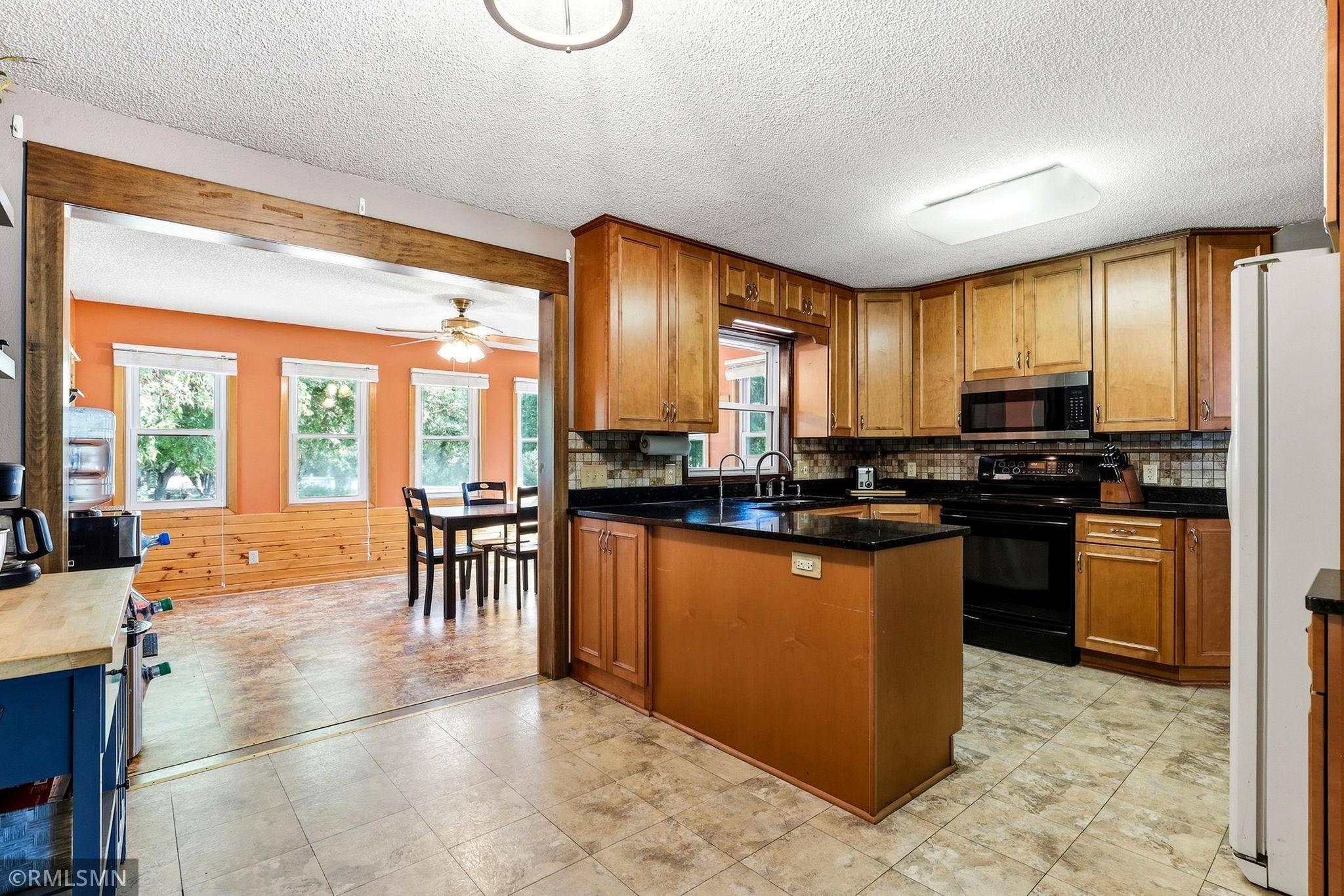 4934 Bluehill CIR, South Haven, MN 55382