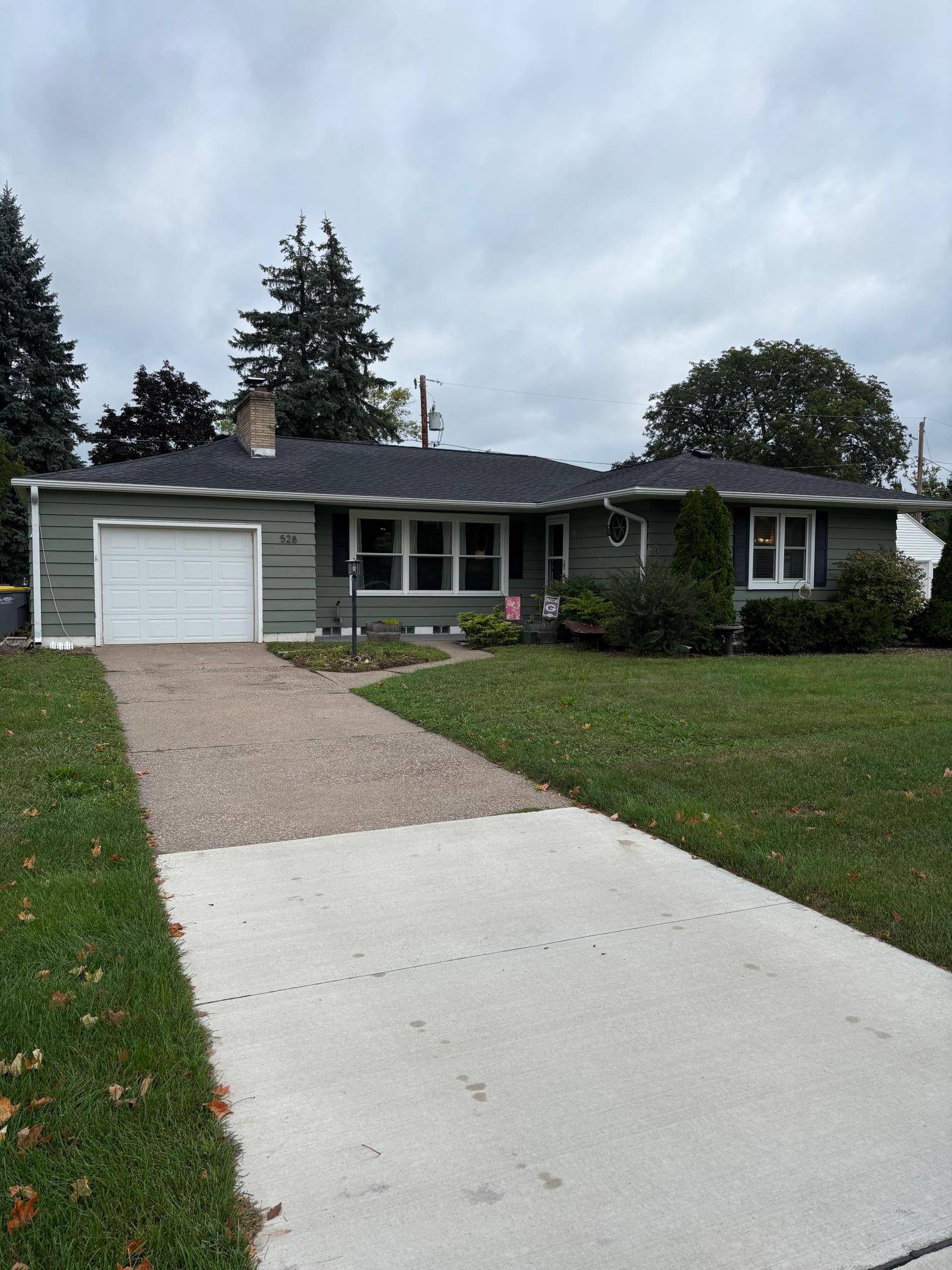 528 S 6th ST, La Crescent, MN 55947
