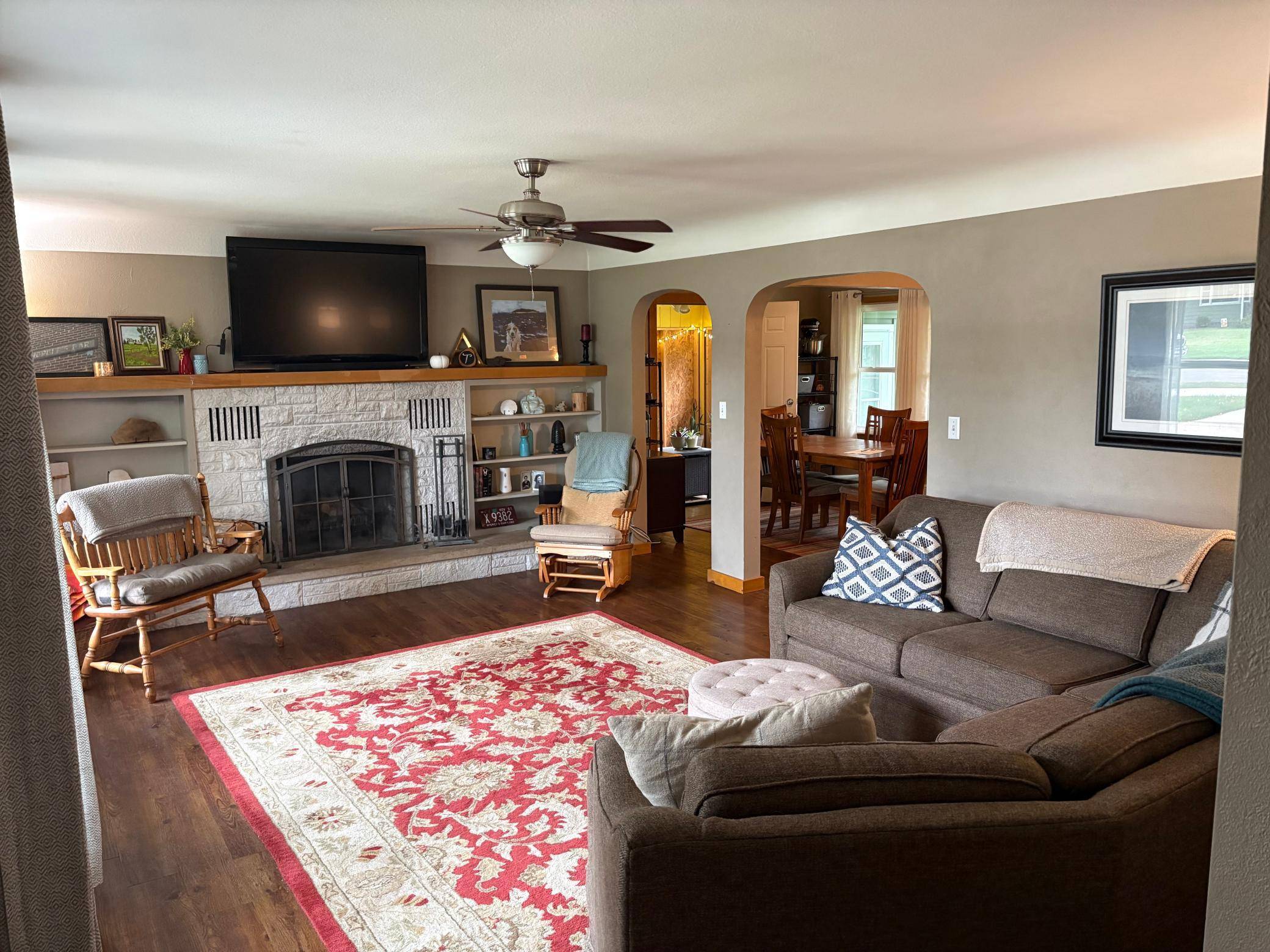 528 S 6th ST, La Crescent, MN 55947