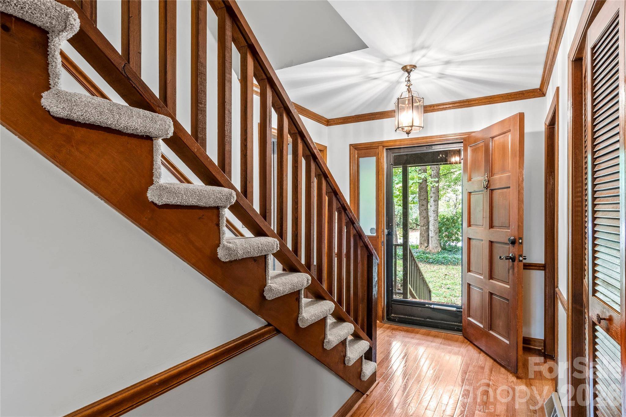 499 Reigate DR, Kernersville, NC 27284