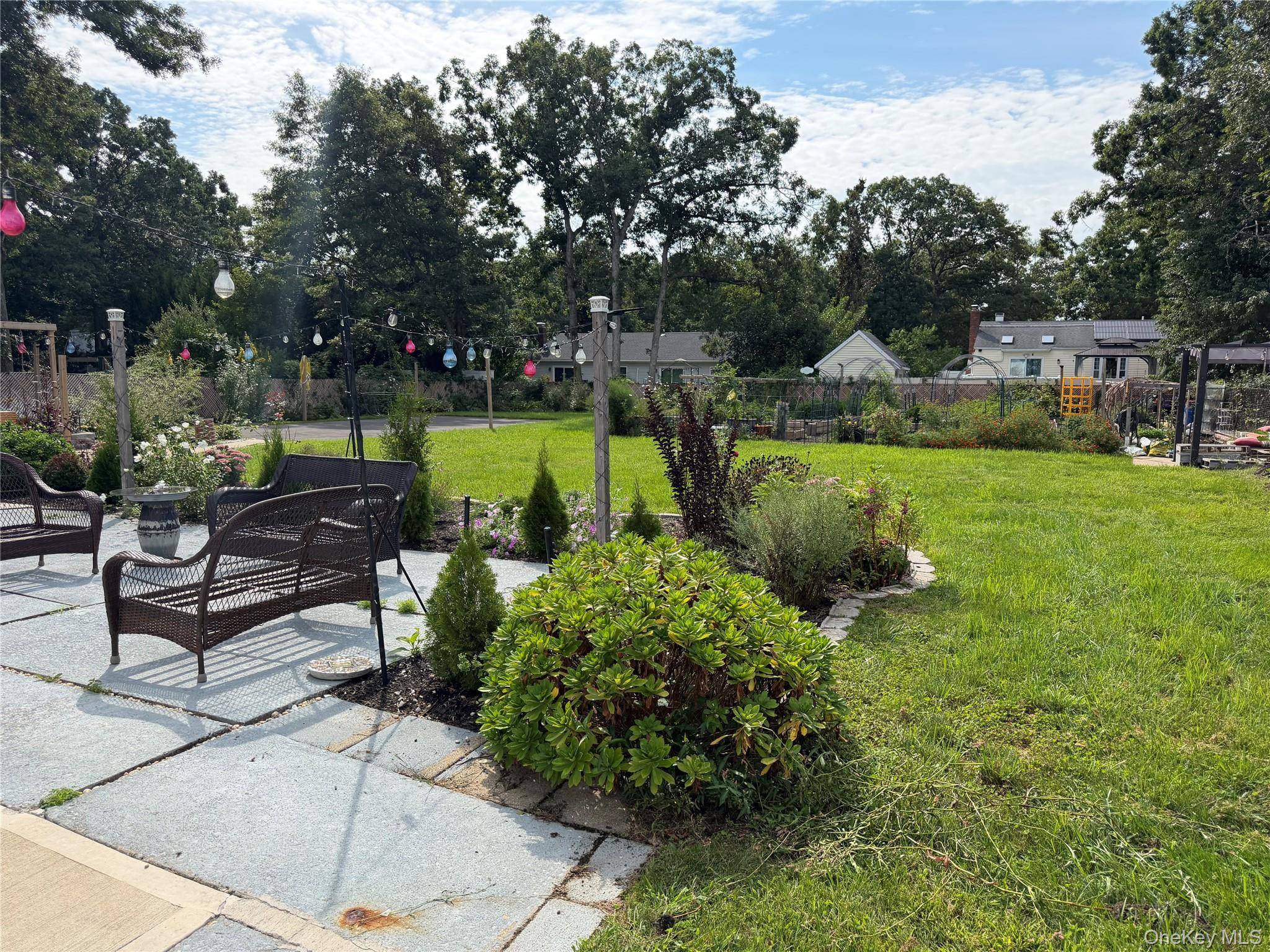 18 William ST, Brookhaven, NY 11727
