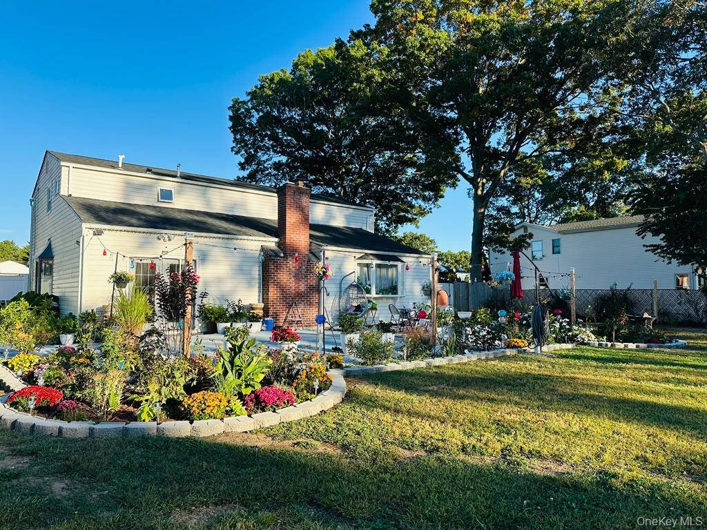 18 William ST, Brookhaven, NY 11727