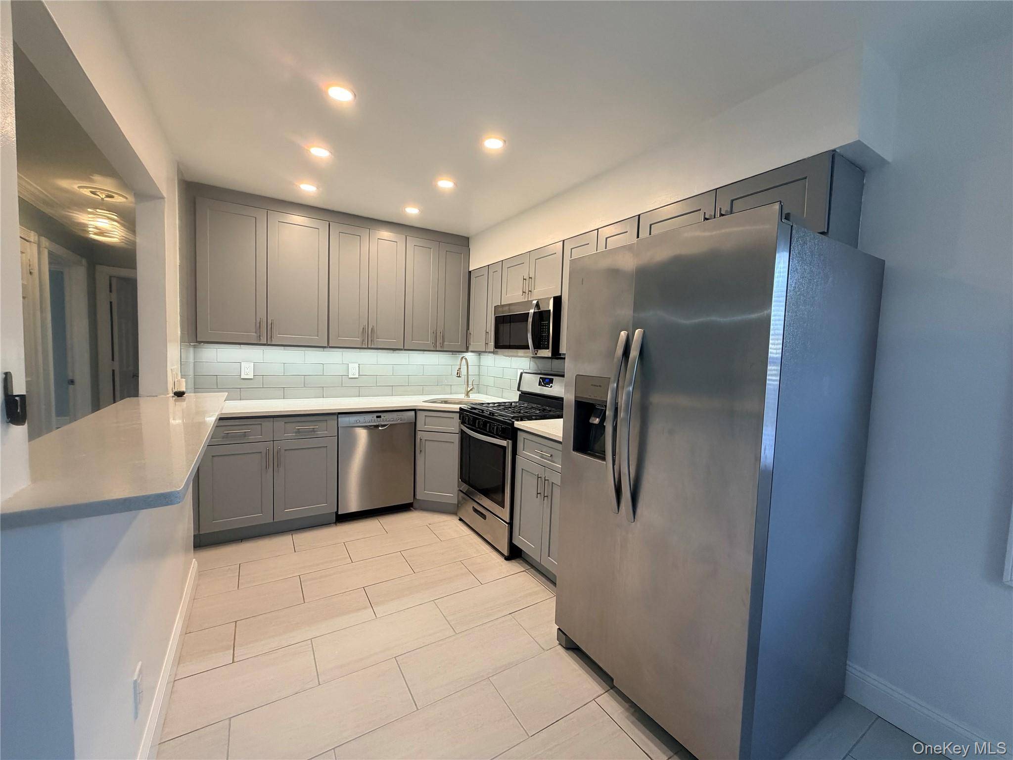 94 Lucille AVE, Elmont, NY 11003