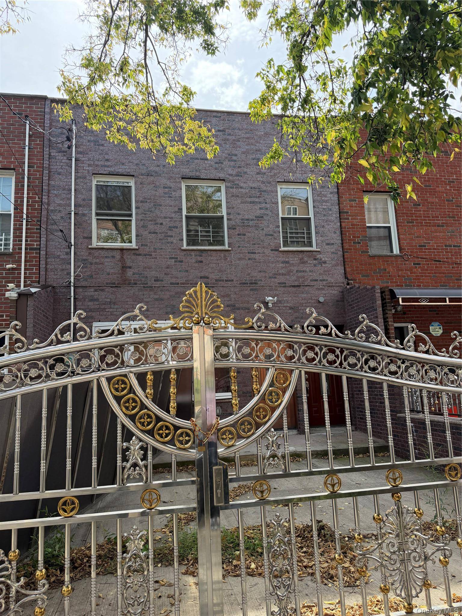 2356 Waterbury AVE, Bronx, NY 10462