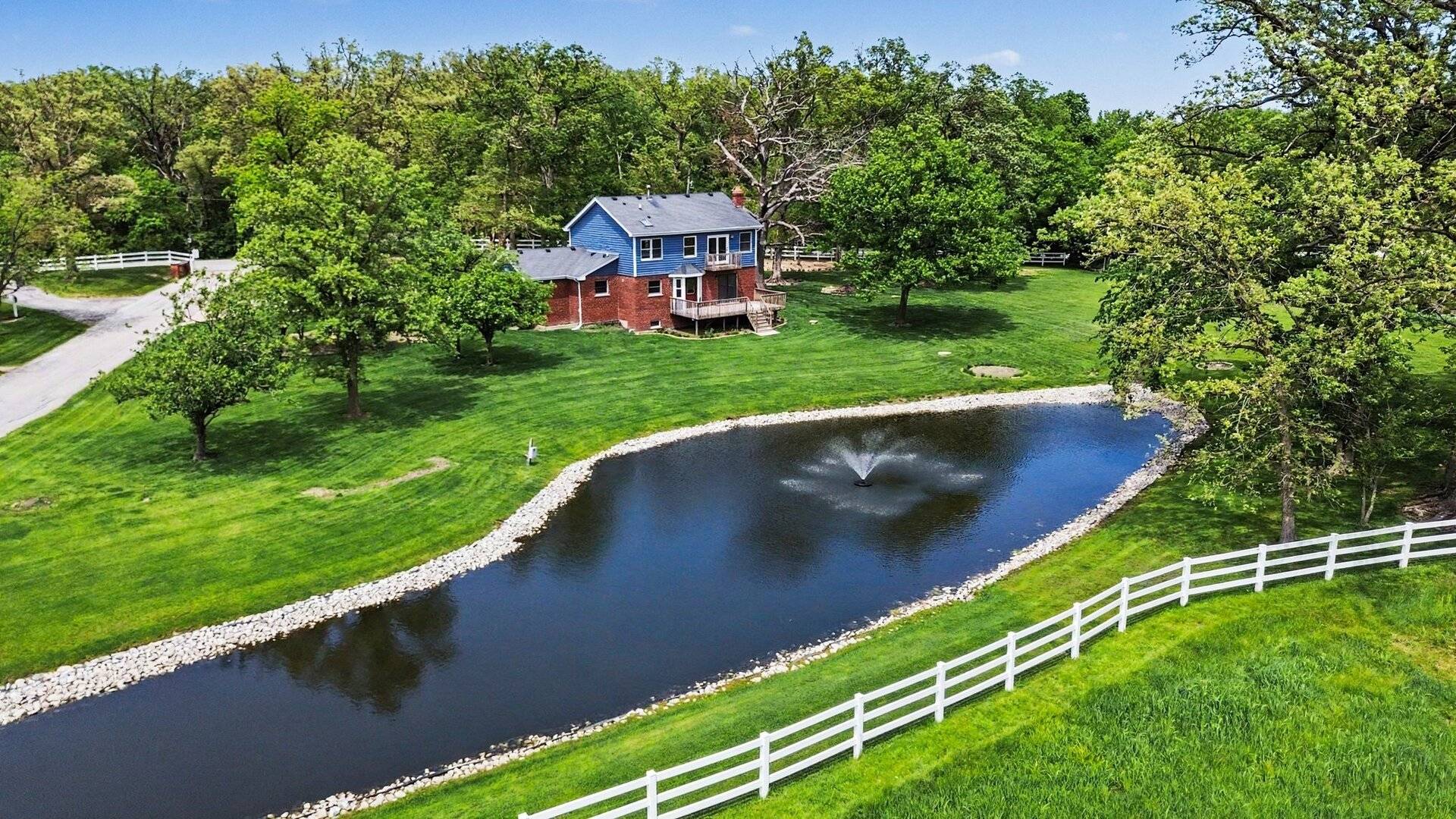 23115 S Hidden Lake TRL, Crete, IL 60417