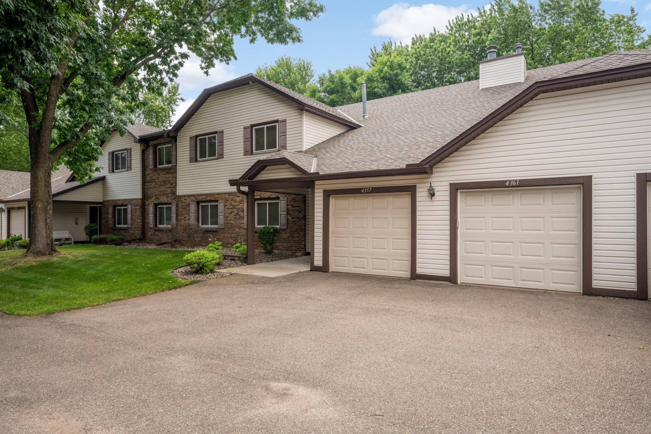 4361 Buckingham CT #1207, Vadnais Heights, MN 55127