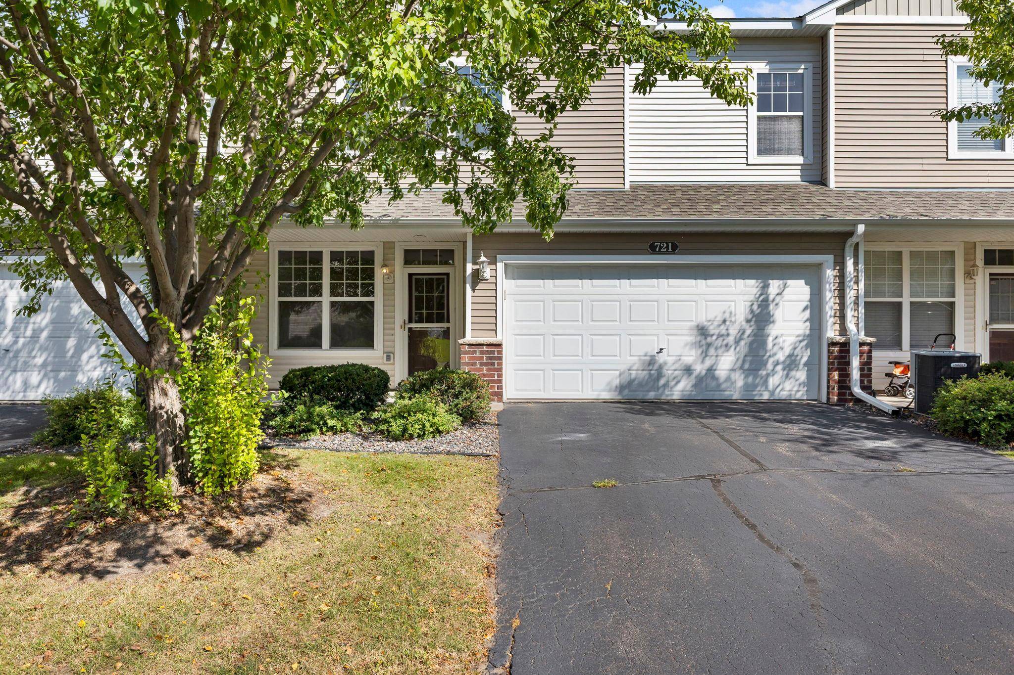 721 Willow Glen DR, Buffalo, MN 55313