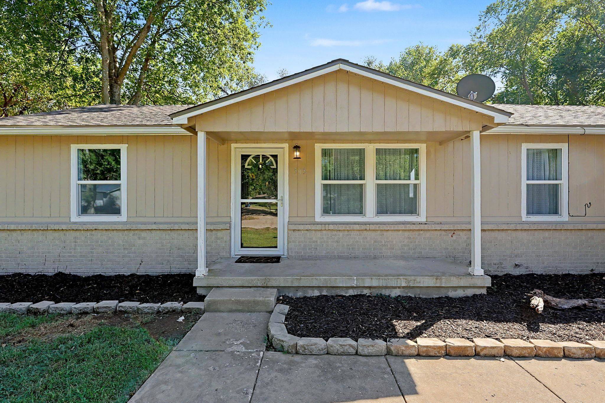 503 W CONYERS AVE, Derby, KS 67037