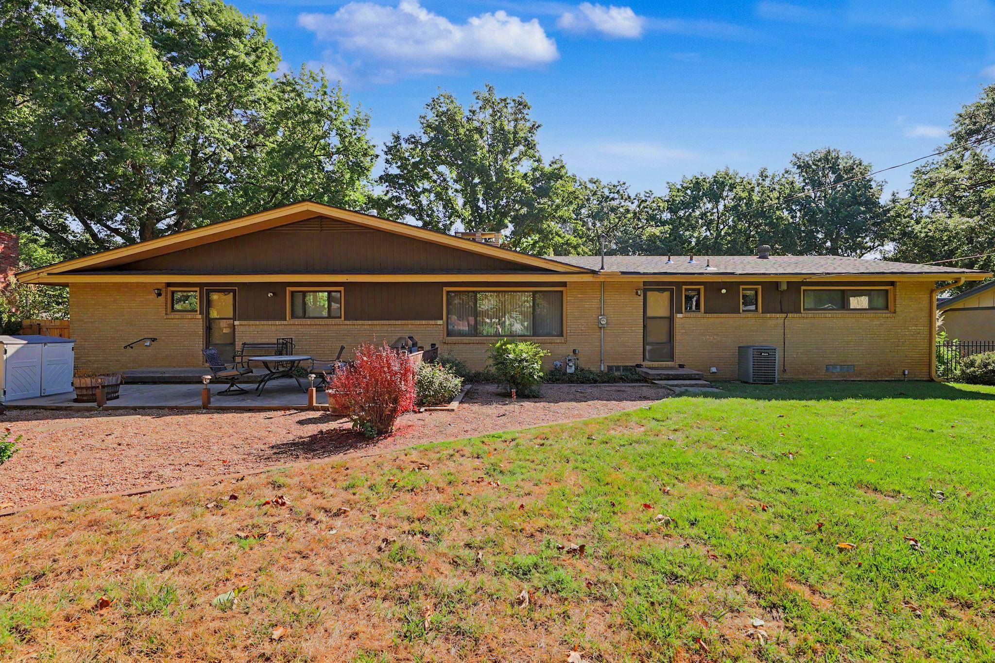 367 N FAIRWAY AVE, Wichita, KS 67212