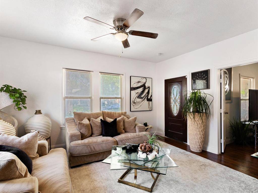 3024 Purington Avenue, Fort Worth, TX 76103