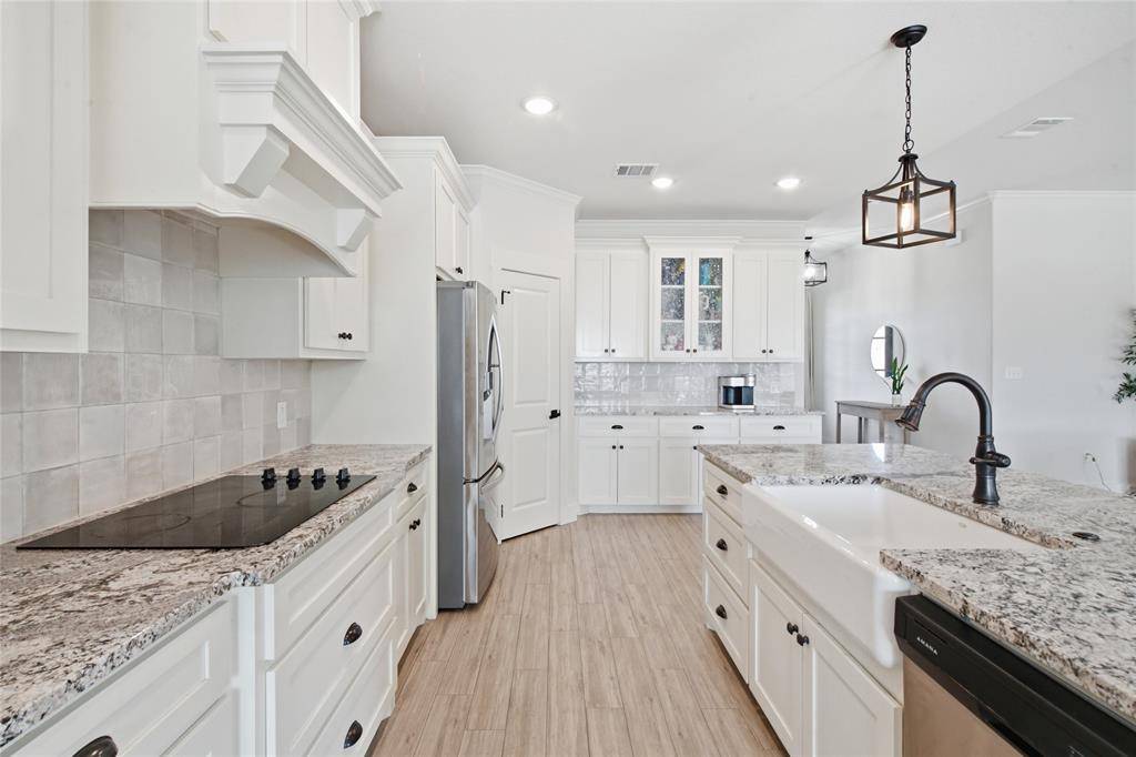 1044 Monarch Court, Poolville, TX 76487
